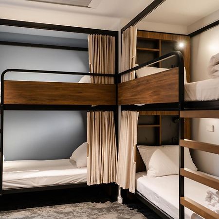 로토루아 Yha 로터루아 호스텔 외부 사진 A capsule hotel in Tokyo