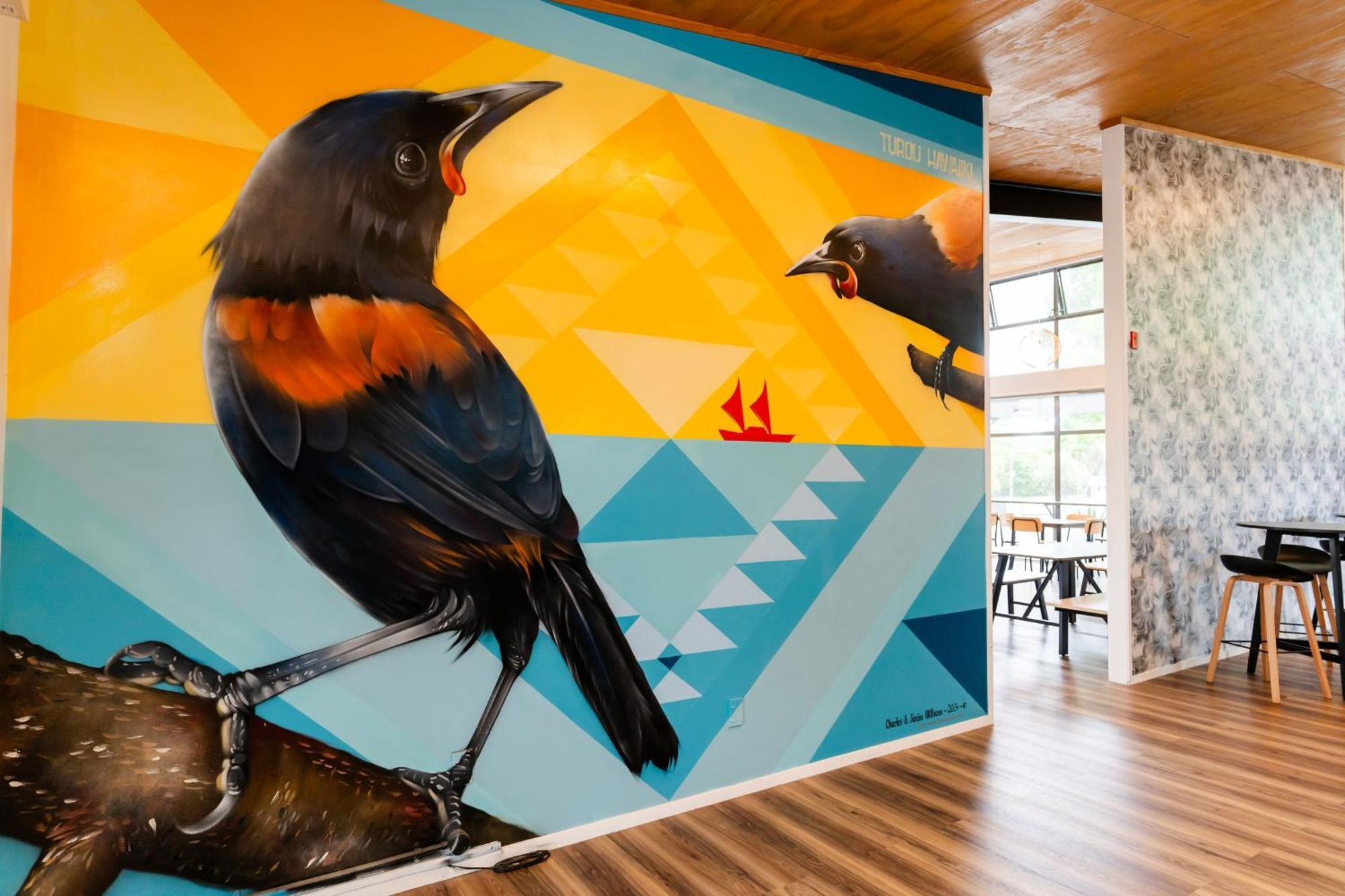 로토루아 Yha 로터루아 호스텔 외부 사진 Mural by artist, Mark Ashkenazi