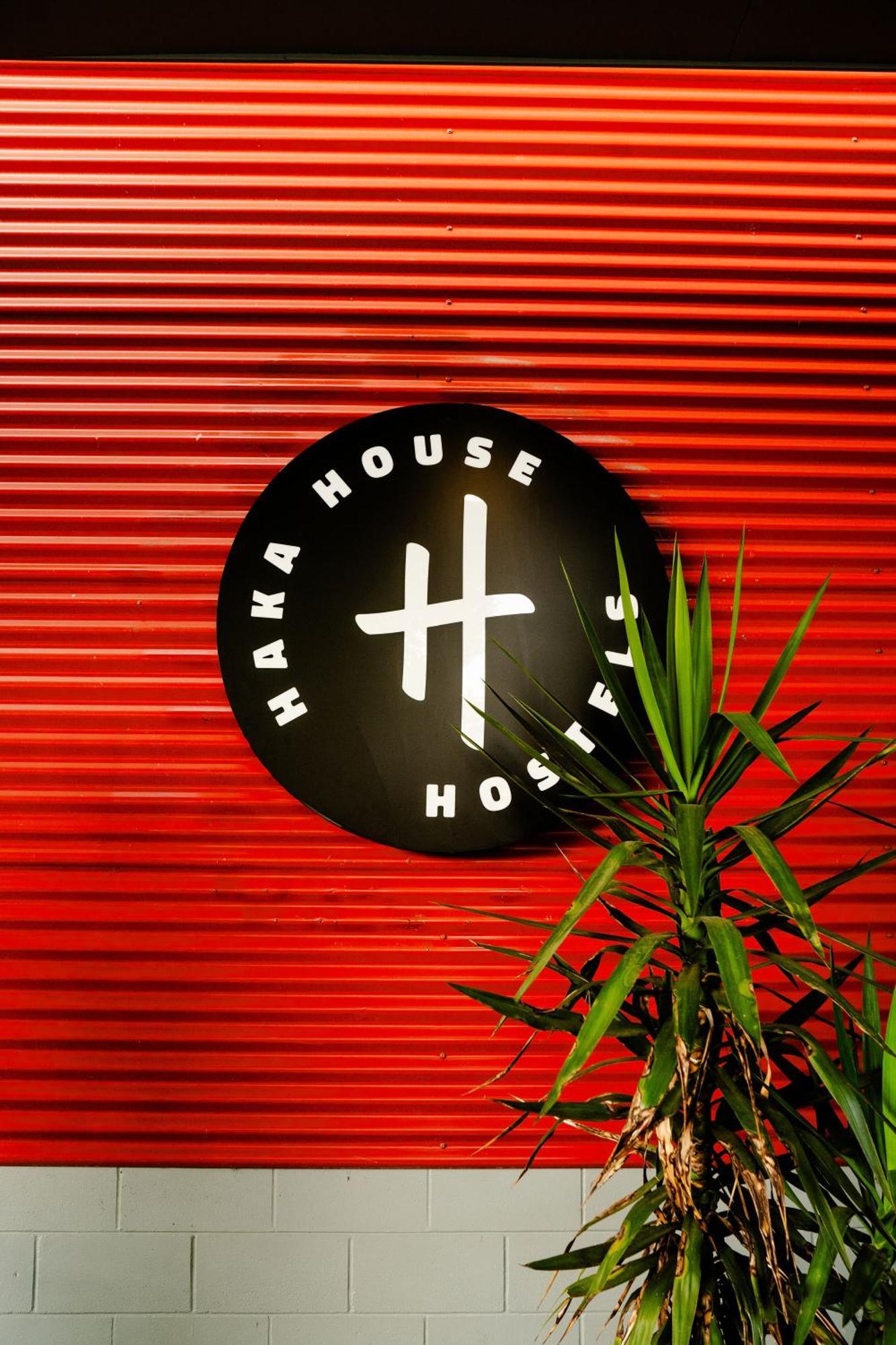 로토루아 Yha 로터루아 호스텔 외부 사진 Haka House